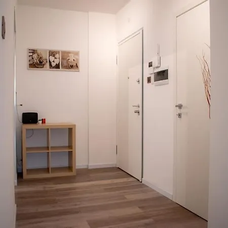 Apartment 10min From Center, 3 Bedroom With Balcony Trento