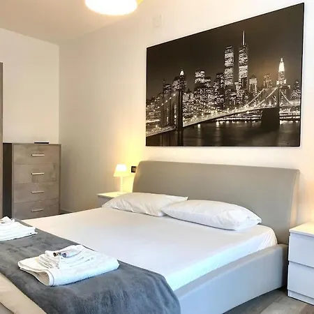 Apartment 10min From Center, 3 Bedroom With Balcony