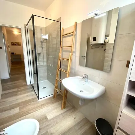 10min From Center, 3 Bedroom With Balcony Apartment *