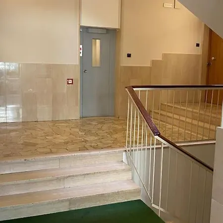 Apartment 10min From Center, 3 Bedroom With Balcony